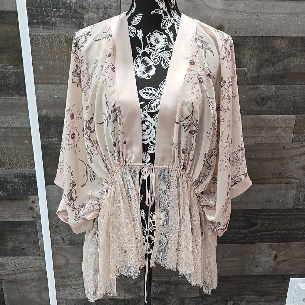 Floral Lace Kimono Cardigan